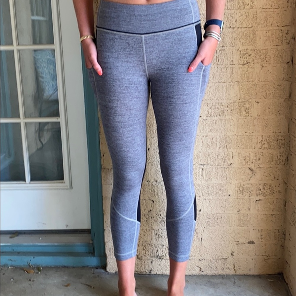 Lululemon pace rival crop size 6